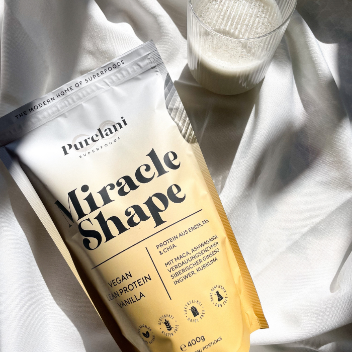 Miracle Shape Vegan Lean Protein Vanilla. Superfood Proteinshake mit Vanille von Purelani Superfoods. Proteinshake vegan, hält lange satt, mit Superfoods, unterstützt bei der Abnahme, entspannt.
